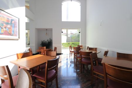 Apartamento à venda com 280m², 4 quartos e 4 vagasÁrea comum - Salão de festas