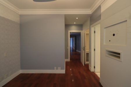 Apartamento à venda com 280m², 4 quartos e 4 vagasSuíte 2