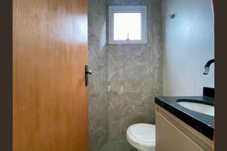 Casa de condomínio para alugar com 103m², 2 quartos e 1 vaga Casa de condomínio para alugar com 103m², 2 quartos e 1 vagaBanheiro Social