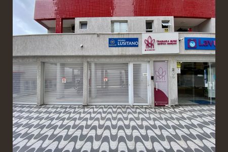 Casa de condomínio para alugar com 103m², 2 quartos e 1 vaga Casa de condomínio para alugar com 103m², 2 quartos e 1 vagaFachada