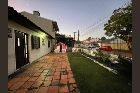 Casa à venda com 353m², 5 quartos e 4 vagas Casa à venda com 353m², 5 quartos e 4 vagasÁrea comum