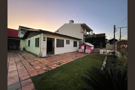 Casa à venda com 353m², 5 quartos e 4 vagas Casa à venda com 353m², 5 quartos e 4 vagasÁrea comum