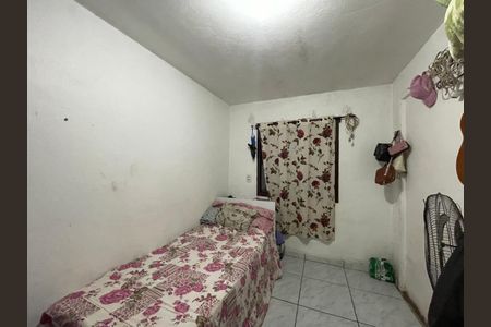 Casa à venda com 353m², 5 quartos e 4 vagas Casa à venda com 353m², 5 quartos e 4 vagasQuarto