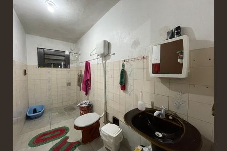 Casa à venda com 353m², 5 quartos e 4 vagas Casa à venda com 353m², 5 quartos e 4 vagasBanheiro social