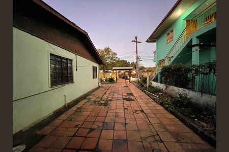 Casa à venda com 353m², 5 quartos e 4 vagas Casa à venda com 353m², 5 quartos e 4 vagasÁrea comum