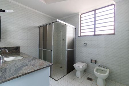 Casa à venda com 203m², 3 quartos e 3 vagas Casa à venda com 203m², 3 quartos e 3 vagasBanheiro