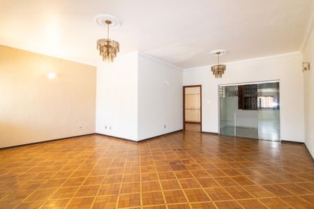 Casa à venda com 203m², 3 quartos e 3 vagas Casa à venda com 203m², 3 quartos e 3 vagasSala