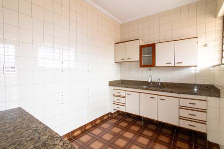 Casa à venda com 203m², 3 quartos e 3 vagas Casa à venda com 203m², 3 quartos e 3 vagasCozinha