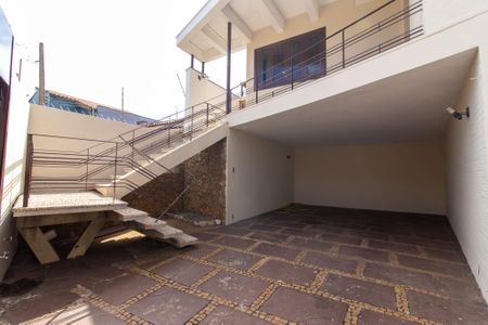 Casa à venda com 203m², 3 quartos e 3 vagas Casa à venda com 203m², 3 quartos e 3 vagasGaragem