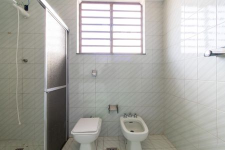 Casa à venda com 203m², 3 quartos e 3 vagas Casa à venda com 203m², 3 quartos e 3 vagasBanheiro