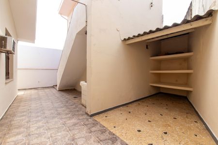 Casa à venda com 203m², 3 quartos e 3 vagas Casa à venda com 203m², 3 quartos e 3 vagasÁrea externa