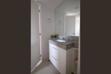 Apartamento para alugar com 145m², 4 quartos e 3 vagasBanheiro