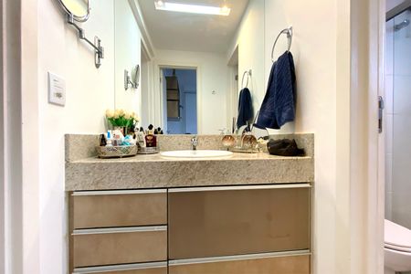 Apartamento à venda com 132m², 3 quartos e 3 vagasBanheiro da Suíte 1