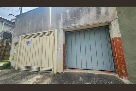 Casa para alugar com 90m², 2 quartos e 2 vagasFachada