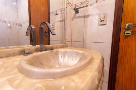 Casa para alugar com 90m², 2 quartos e 2 vagasBanheiro 1