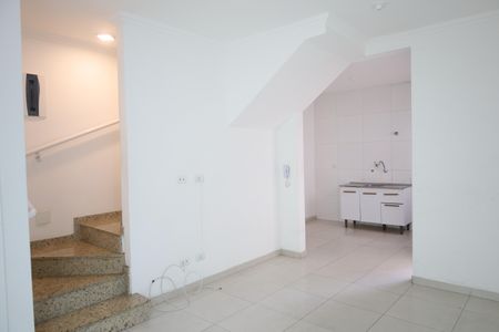 Casa de Condomínio para alugar com 2 quartos, 71m² em Jardim Prudência, São Paulo