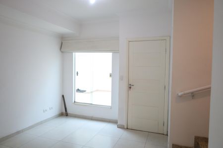 Casa de Condomínio para alugar com 2 quartos, 71m² em Jardim Prudência, São Paulo