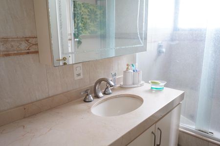 Apartamento para alugar com 214m², 5 quartos e 3 vagasBanheiro da Suíte 1