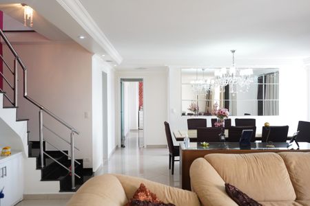 Apartamento para alugar com 214m², 5 quartos e 3 vagasSala