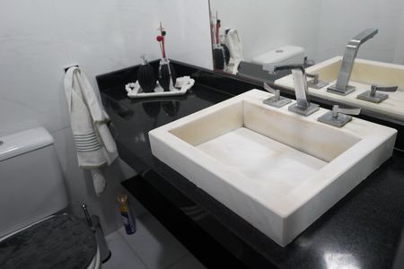 Apartamento para alugar com 214m², 5 quartos e 3 vagasBanheiro de serviço