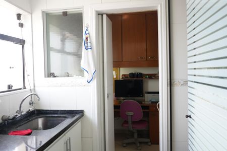 Apartamento para alugar com 214m², 5 quartos e 3 vagasÁrea de Serviço