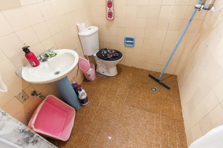 Casa à venda com 330m², 4 quartos e 3 vagas Casa à venda com 330m², 4 quartos e 3 vagasBanheiro Casa 1