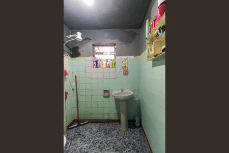 Casa à venda com 330m², 4 quartos e 3 vagas Casa à venda com 330m², 4 quartos e 3 vagasBanheiro Casa 2