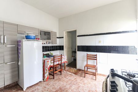 Casa à venda com 330m², 4 quartos e 3 vagas Casa à venda com 330m², 4 quartos e 3 vagasCozinha Casa 1
