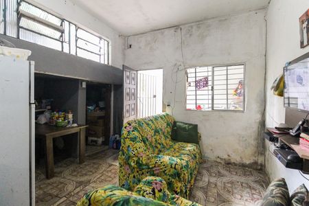 Casa à venda com 330m², 4 quartos e 3 vagas Casa à venda com 330m², 4 quartos e 3 vagasSala Casa 2