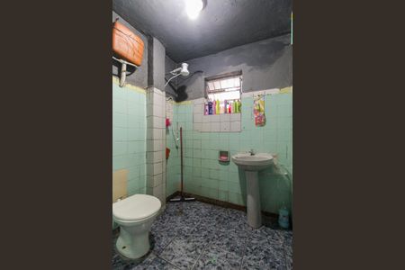 Casa à venda com 330m², 4 quartos e 3 vagas Casa à venda com 330m², 4 quartos e 3 vagasBanheiro Casa 2