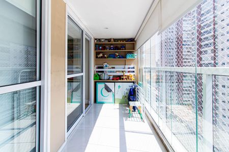 Apartamento à venda com 147m², 3 quartos e 4 vagasVaranda