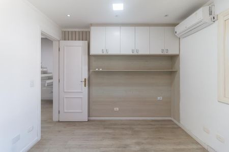 Casa de condomínio para alugar com 300m², 3 quartos e 2 vagasSuíte 1