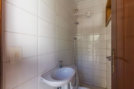 Casa de condomínio para alugar com 300m², 3 quartos e 2 vagasBanheiro de Serviço