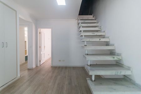 Casa de condomínio para alugar com 300m², 3 quartos e 2 vagasHall