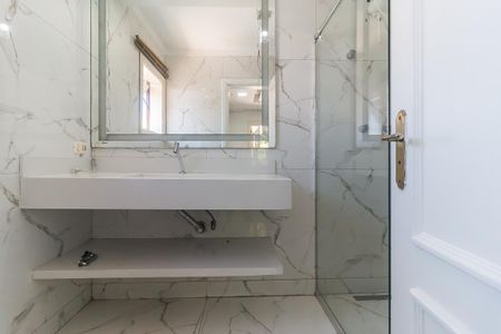 Casa de condomínio para alugar com 300m², 3 quartos e 2 vagasBanheiro da Suíte 1