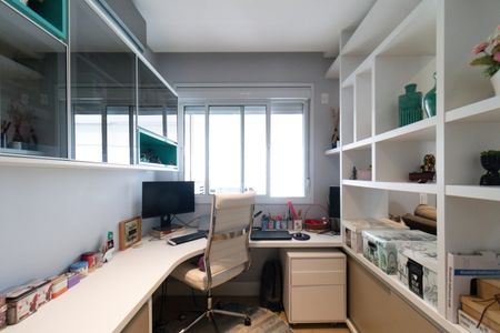 Apartamento à venda com 87m², 2 quartos e 2 vagasEscritório