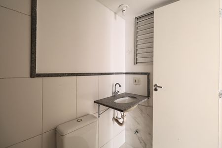 Banheiro da Suíte de apartamento à venda com 2 quartos, 50m² em Parque Sao Vicente, Santo André