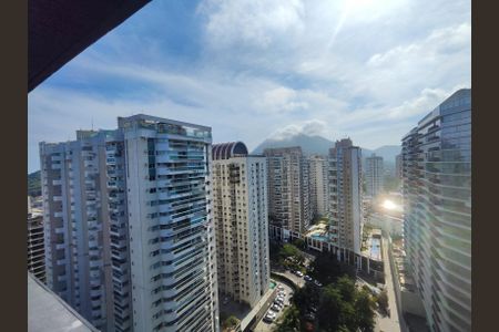 Apartamento para alugar com 97m², 3 quartos e 1 vaga Apartamento para alugar com 97m², 3 quartos e 1 vagaVaranda