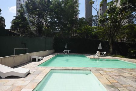 Apartamento à venda com 147m², 4 quartos e 2 vagas Apartamento à venda com 147m², 4 quartos e 2 vagasPiscina