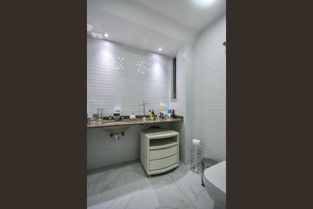 Apartamento à venda com 147m², 4 quartos e 2 vagasBanheiro