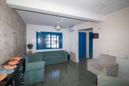 Casa para alugar com 200m², 4 quartos e 2 vagasSala