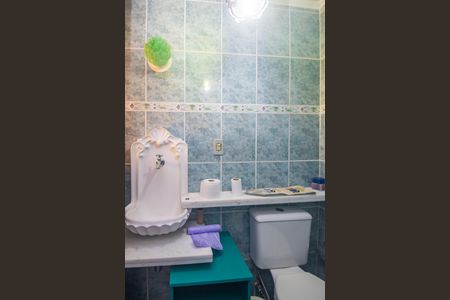 Casa para alugar com 200m², 4 quartos e 2 vagasBanheiro Social