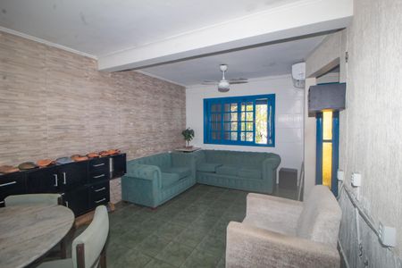 Casa para alugar com 200m², 4 quartos e 2 vagasSala