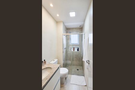 Apartamento à venda com 72m², 2 quartos e 1 vaga Apartamento à venda com 72m², 2 quartos e 1 vagaBanheiro da suite 2