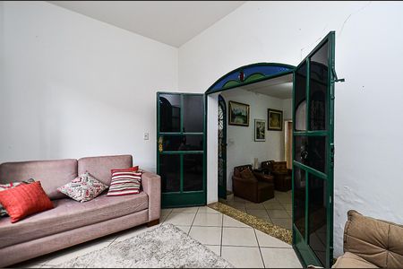 Casa à venda com 185m², 5 quartos e 2 vagasSala 2