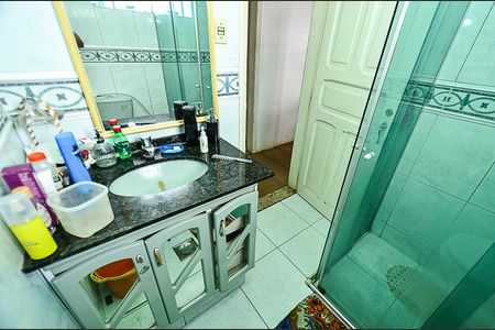 Casa à venda com 185m², 5 quartos e 2 vagasBanheiro