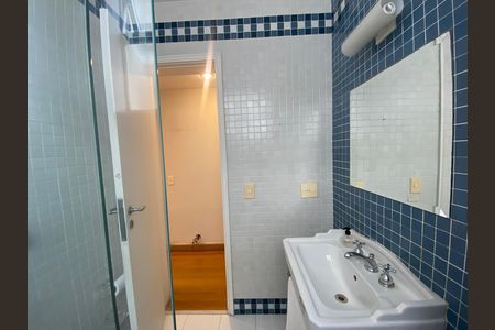 Apartamento à venda com 90m², 1 quarto e 1 vaga Apartamento à venda com 90m², 1 quarto e 1 vagaBanheiro social