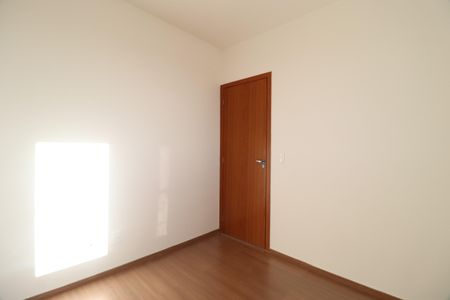 Quarto 1 de apartamento para alugar com 2 quartos, 42m² em Jardim Sul, Uberlândia