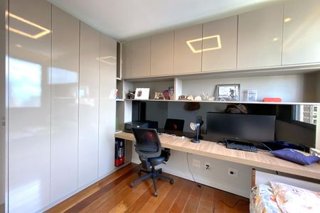 Apartamento à venda com 158m², 3 quartos e 2 vagasQuarto 2