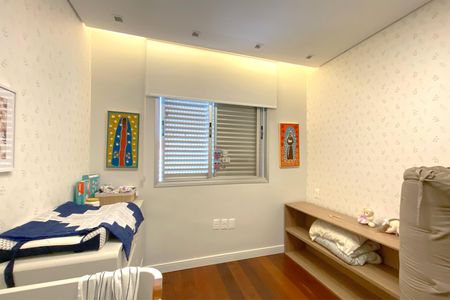 Apartamento à venda com 158m², 3 quartos e 2 vagasQuarto 3